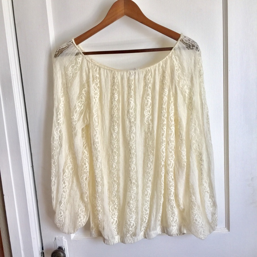 ✨Nine 1 Eight Lace Boho Top✨
